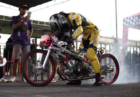 Gambar Drag Racing 201m