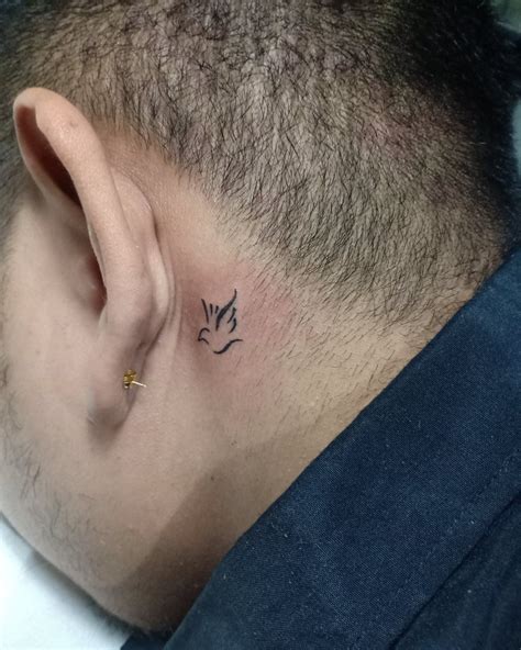 Gambar Tato Leher Simple