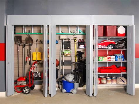 How to Organize a One Car Garage [+16 Storage Ideas]