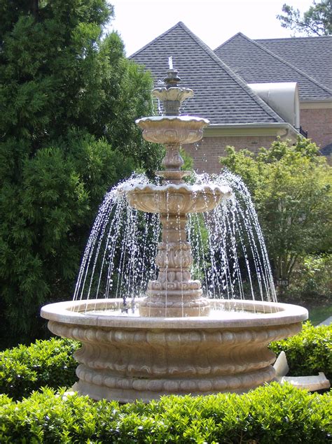 Pure Garden Lion Head Outdoor Fountain Fountains at Hayneedle