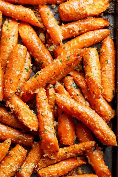 Garlic Parmesan Roasted Carrots