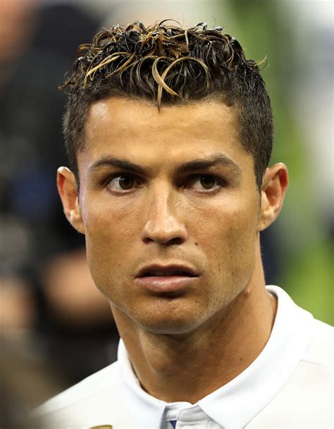 Gaya Rambut Blonde Highlights Cristiano Ronaldo