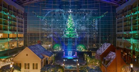 Gaylord National Resort ICE! 2019 and Christmas on the Potomac