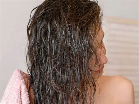 Gentle Washing and Conditioning Practices