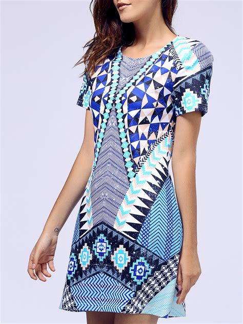 10 Best Geometric Print Dresses for a Chic Look