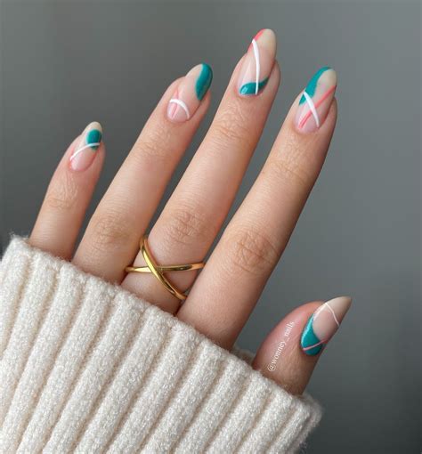 Geometric Nails