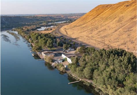 Unearth Your Dream Home: Luxurious Geothermal Hot Springs Property For Sale