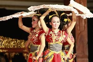 Koreografi dan Teknik Gerak Tari Kreasi: Ekspresi Budaya Indonesia