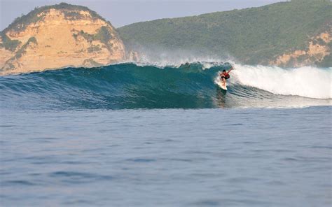 Gerupuk Surf School