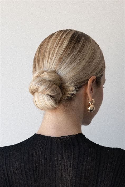 Getting Started: The Basic Low Bun Hairstyle