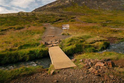 Getting To Reykjadalur