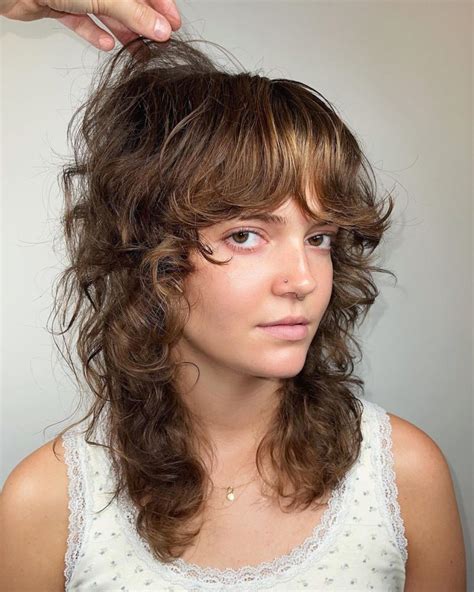 Getting the Perfect Wavy Shag