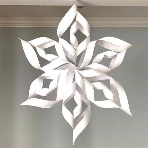 Giant Paper Snowflakes DIY Christmas Decorations