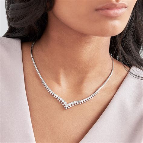 Gift diamond necklace coagulate to your special ones