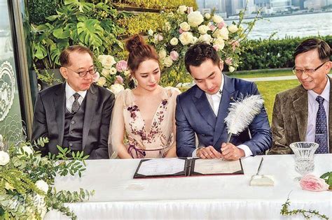 Gillian Chung Officially Signs