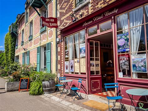 Giverny Village Shops