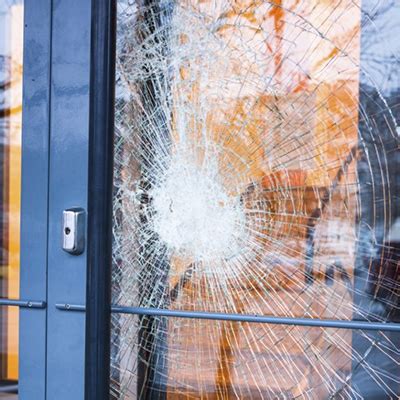 Glass Window Repair Atlanta: broken glass
