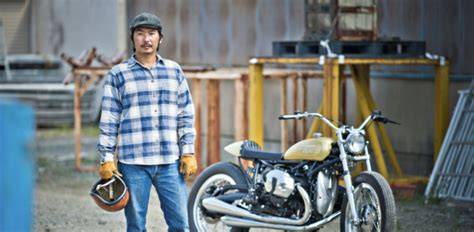ブラットスタイルのガレージで作られるカスタムSR400