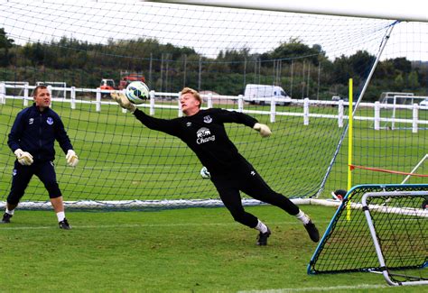 Pro1 Goalkeeping Academy Goalkeepers training really well Pro1