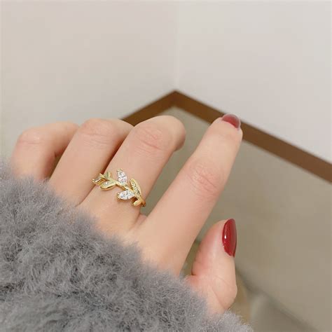Gold Leaves Ring