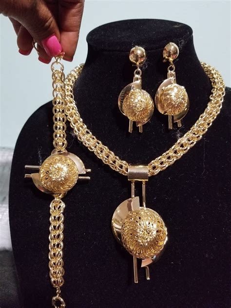 Gold jewellery and Costume jewellery