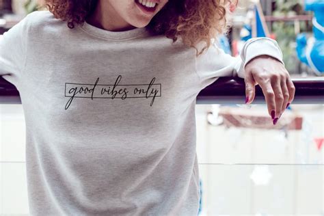 Download Good Vibes Only. Framed Text Images
