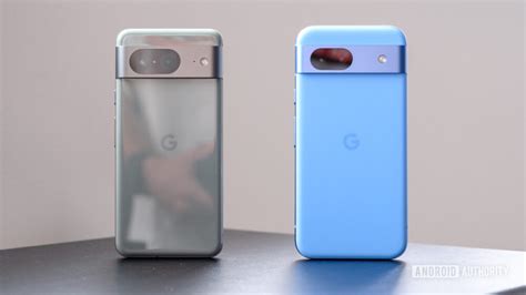 Google Pixel 8a vs Pixel 8: Design