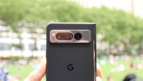 Google Pixel Fold cameras
