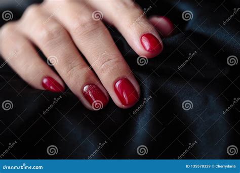 Gorgeous Manicure Clssic Red Color