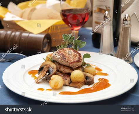 Gourmet dinner plate