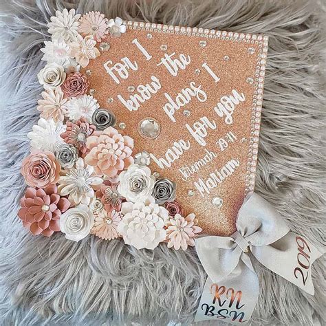 Bloom in Style: 10 Gorgeous Graduation Caps Decorated with Flower Power