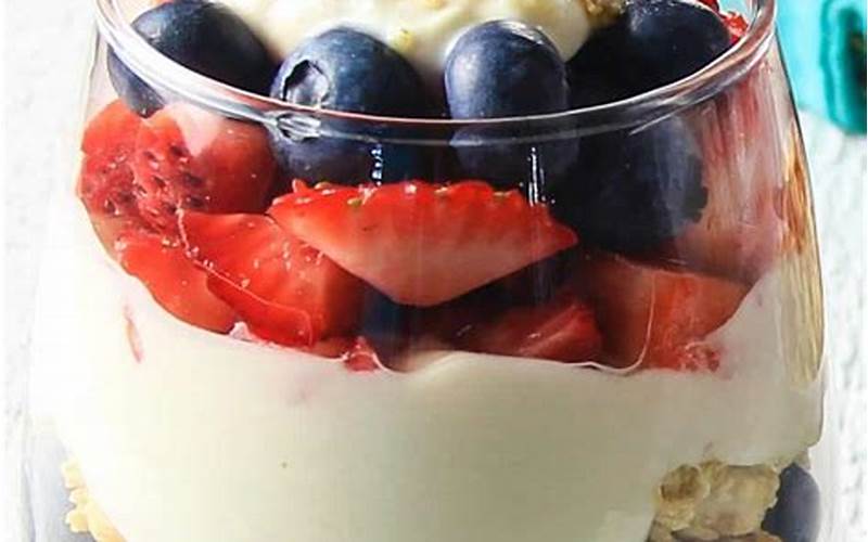 Greek Yogurt And Berry Parfait