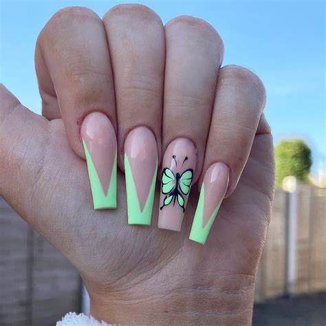 Discover The Hottest Trend Of 2023: Green Butterfly Nails