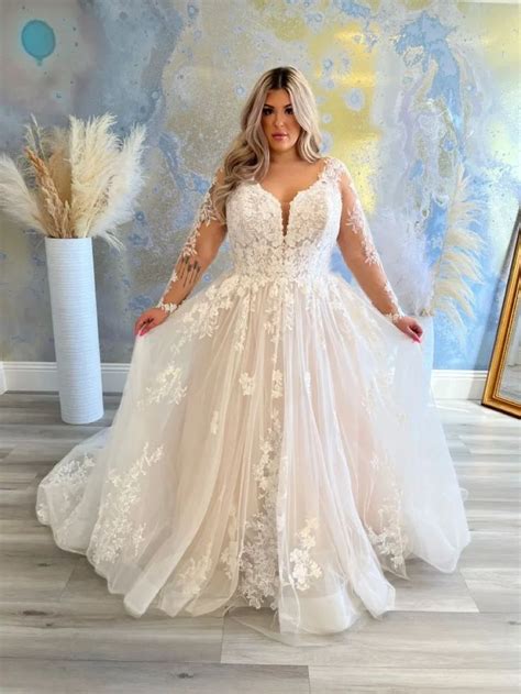 A Bold Beauty: Celebrating every curve with the ethereal Grey Wedding Dress - Perfect for the Plus Size Bride