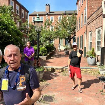 Grim Philly Tour guide