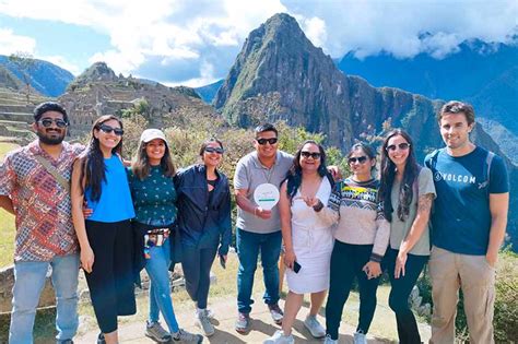 Group Machu Picchu tour