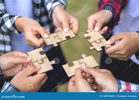 Group Solving Puzzle