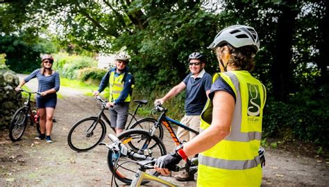 Guided versus Self-Guided Bike Tour