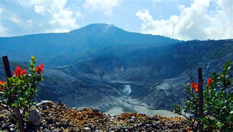 Gunung Tangkuban Perahu