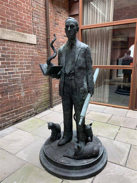 H.P. Lovecraft Statue
