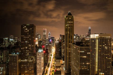 HD Chicago Skyline at Ni… 