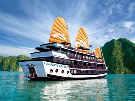 Ha Long Bay cruising
