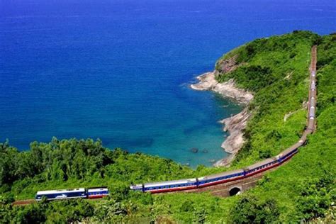 Hai Van Pass train