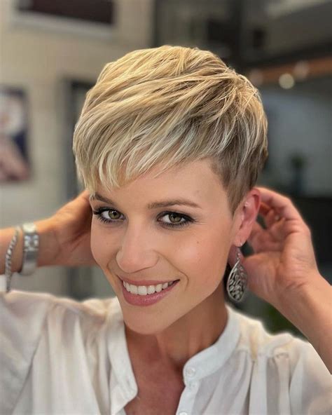 Hairstyles With Short Hair
