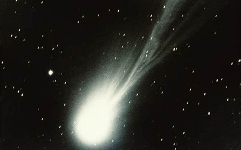 Halley'S Comet Appearance