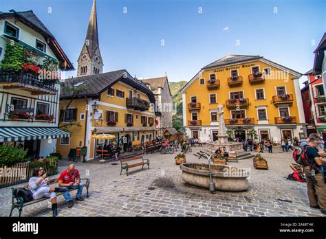 Hallstatt Town Square Tour