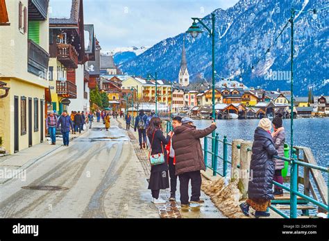 Hallstatt crowded