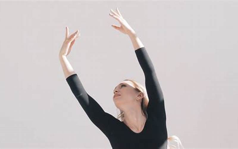 Hand Movement In Dance