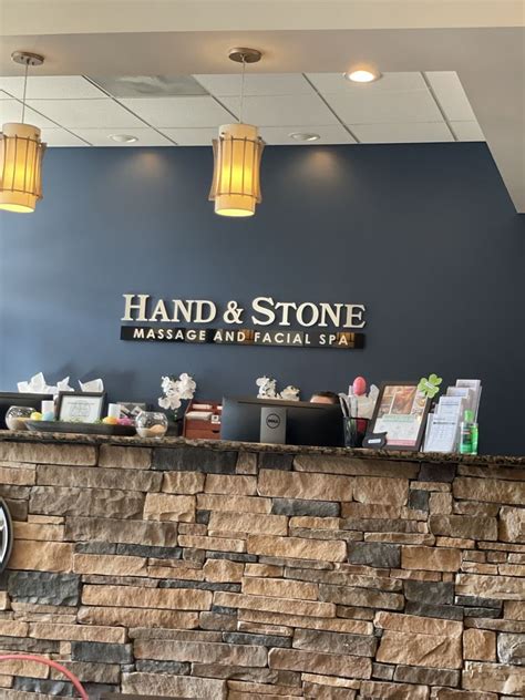 Hand And Stone Leawood