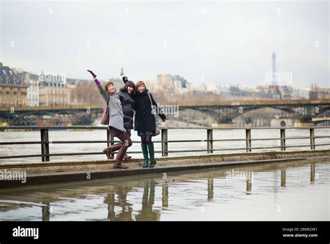 Happy People Paris
